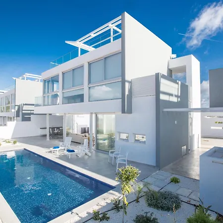 3 Schlafzimmer Mit Privatem Pool Und Dachgarten Πρωταράς