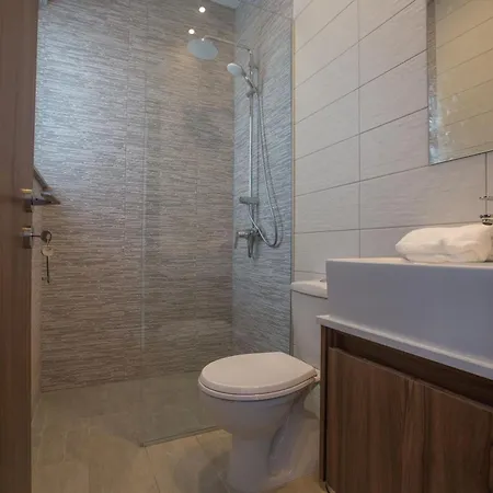 Σπίτι διακοπών 3 Schlafzimmer Mit Privatem Pool Und Dachgarten *