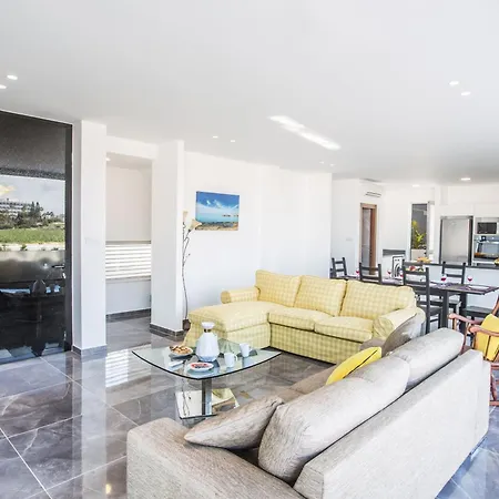 3 Schlafzimmer Mit Privatem Pool Und Dachgarten Protaras