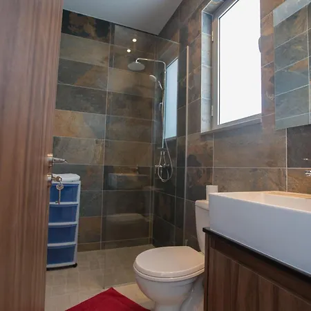 3 Schlafzimmer Mit Privatem Pool Und Dachgarten Nyaraló